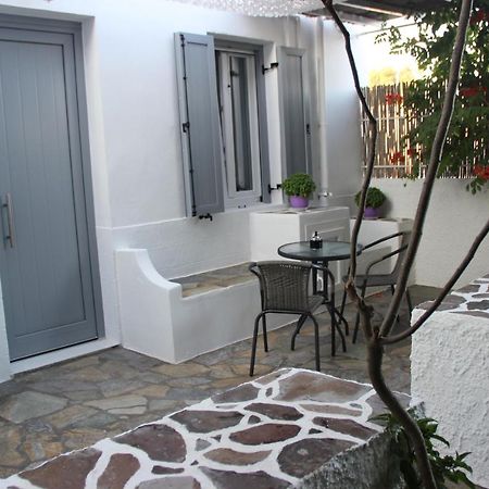 Gerania Milos Apartman Adámasz Kültér fotó